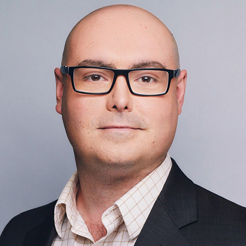 Nik Mills headshot