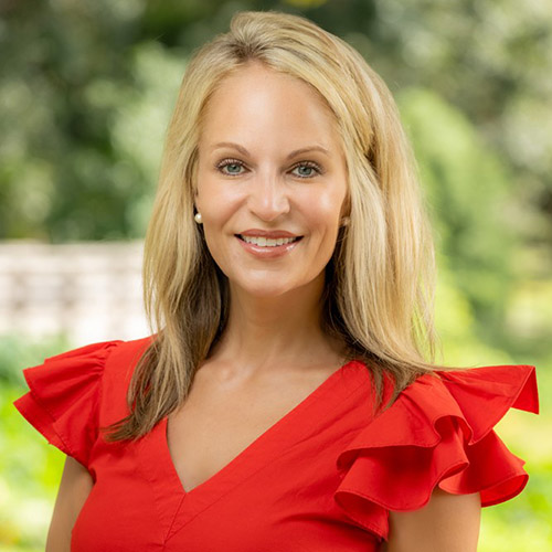 Lauren Pace headshot