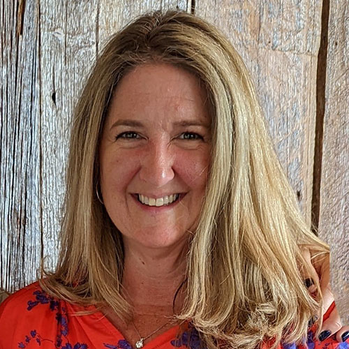 Julie Painter headshot