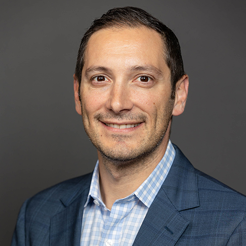 Evan Saunders headshot