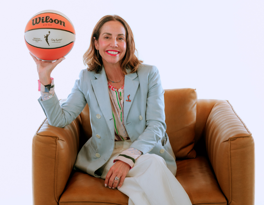 Allison Howard headshot