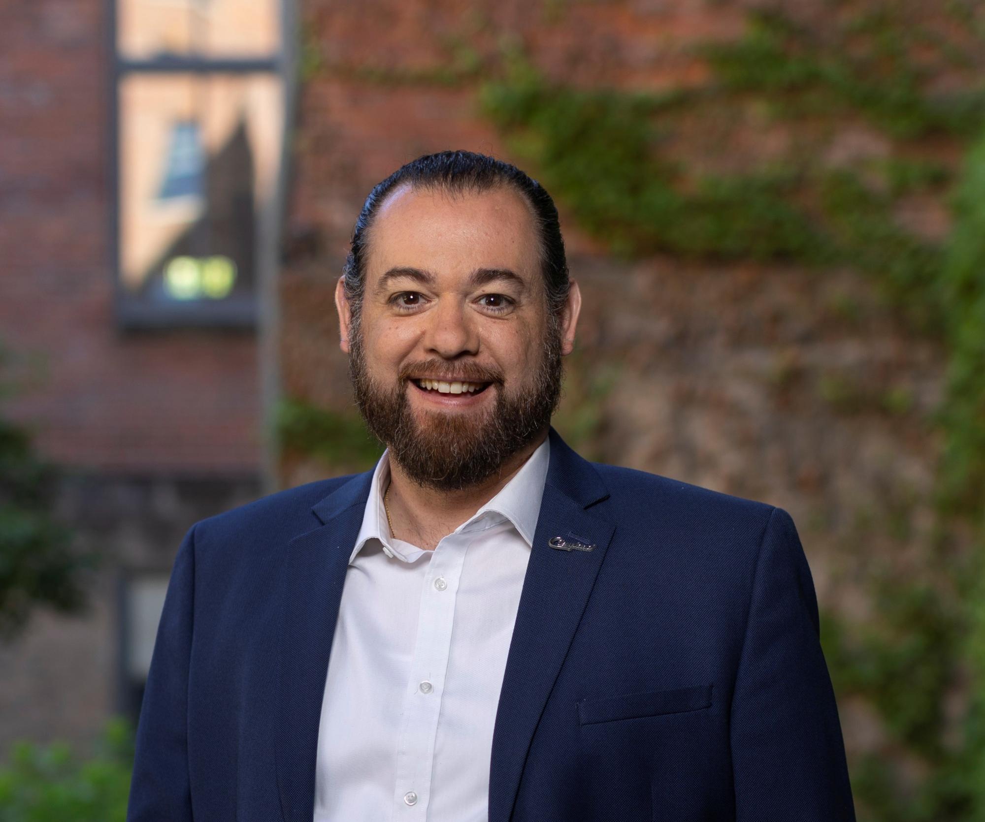 Jim Ganotis headshot