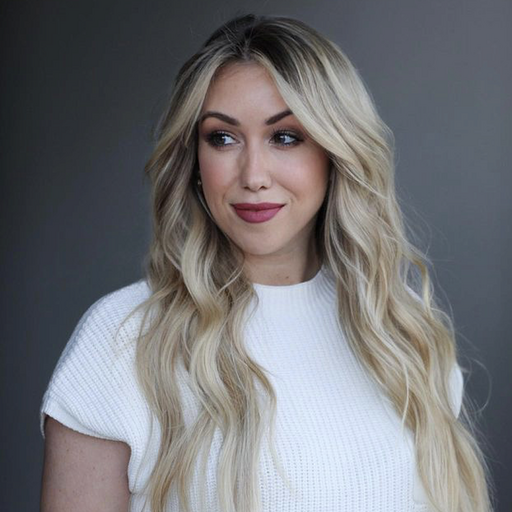 Lindsey Wilkes headshot