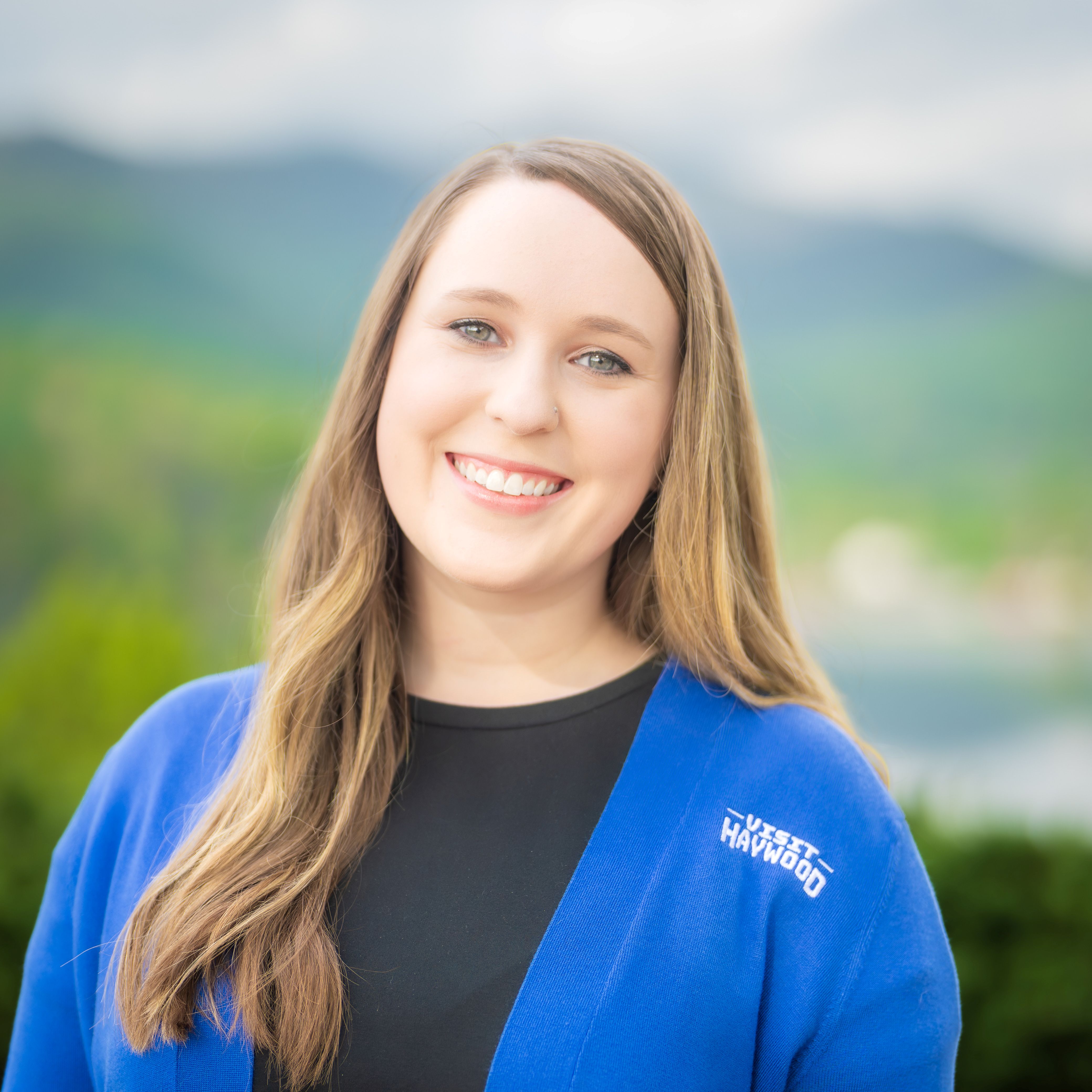 Amie Diehl headshot