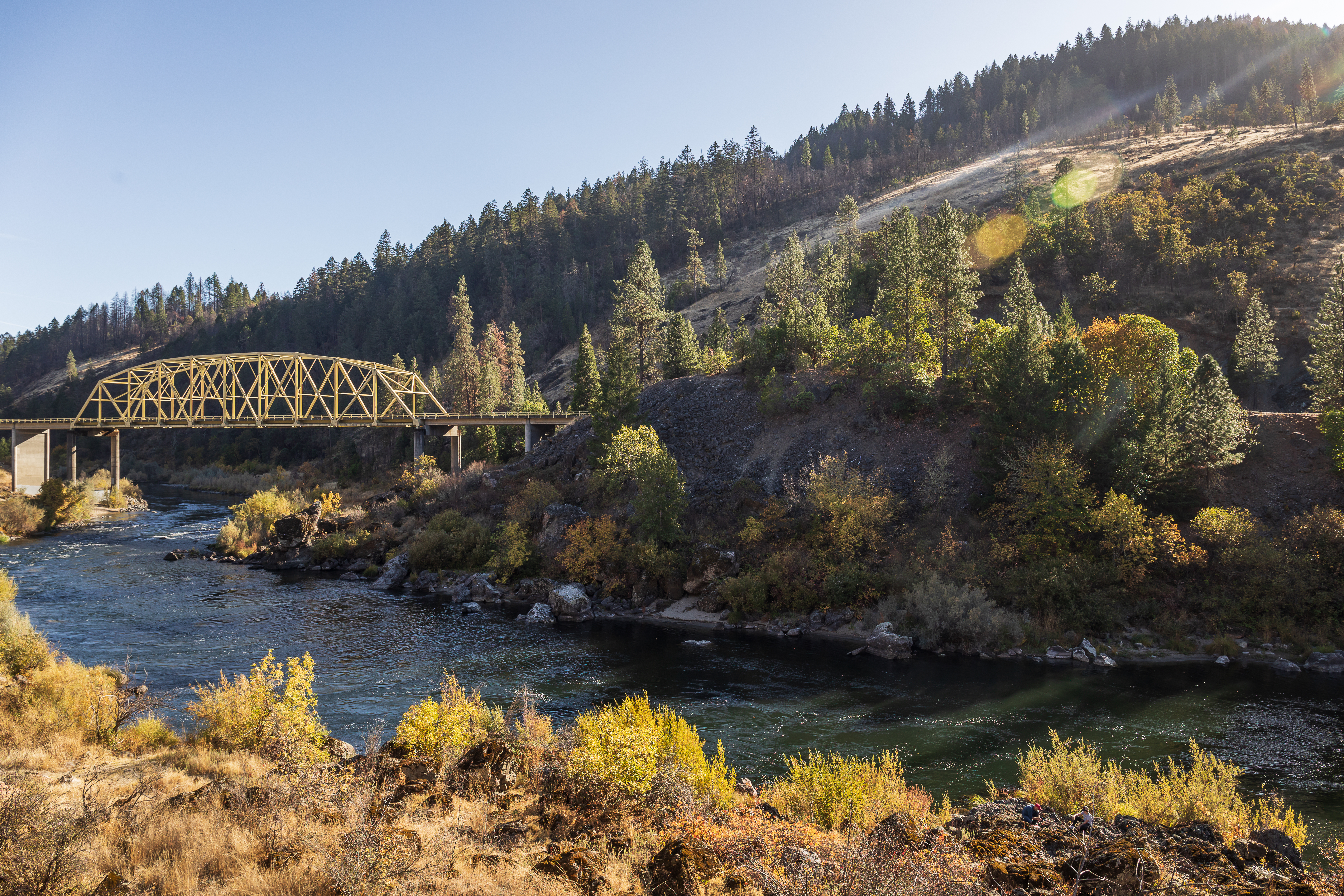 The Hellgate Recreation area begins at the mouth of the Applegate River, west of Grants Pass. The area features 27 miles of class I and II rapids, 11 boat access facilities, 4 campgrounds, and numerous undeveloped sites to fish, swim, picnic, camp, sunbathe, bird watch, photograph nature, and generally enjoy the river the way you choose.