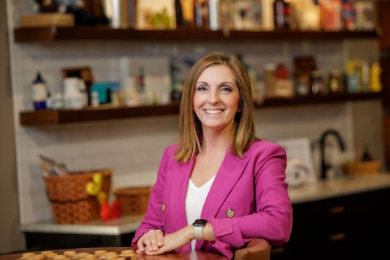 Amanda Eckelbarger headshot