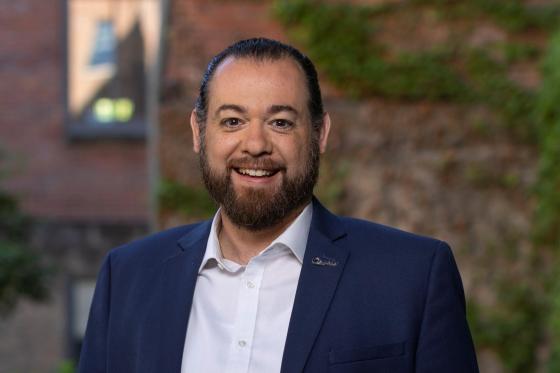 Jim Ganotis headshot