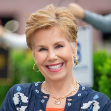 Karen Williams headshot