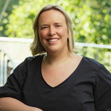 Chrstina Zolli headshot