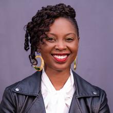 Roz Stuttley headshot