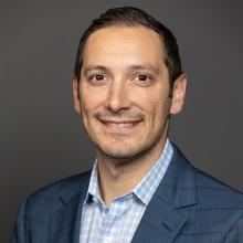 Evan Saunders headshot