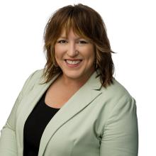 Jenn Schaal headshot