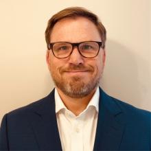 Glenn Rudolph headshot