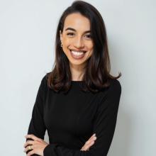 Aline Gill headshot