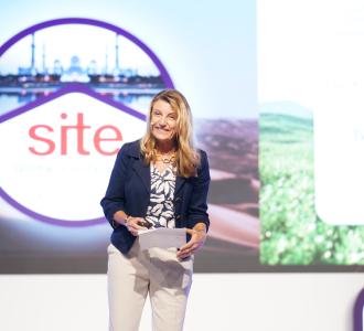Annettee presenting on stage